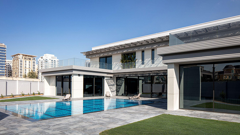 mẫu lan can kính cường lực villa bentley dubai uae